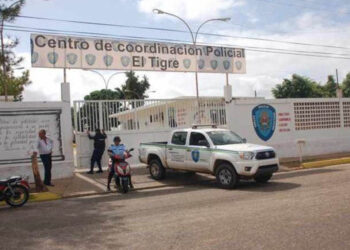 Por robar un teléfono arrestaron a un muchacho en El Tigre