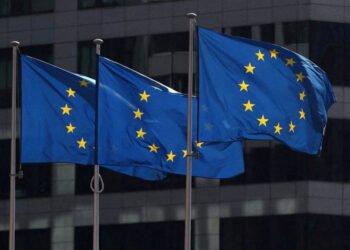 UE busca un acuerdo para abrir una vía al embargo del petróleo ruso