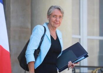 Macron nombra jefa de Gobierno a Borne, una ministra de la órbita socialista