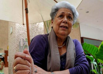 Gloria Cuenca: El Gobierno odia a EE. UU., pero muere de amor por él