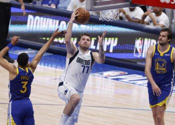 Mavericks no se da por vencido y evitó la barrida de Warriors (+video)
