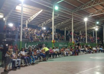 Vecinos de La Caraqueña festejaron el Día de las Madres