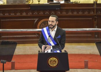 Bukele mantiene luna de miel con los salvadoreños luego de tres años de mandato