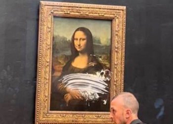 El Louvre ha denunciado al hombre que tiró una tarta contra la Gioconda
