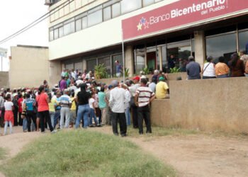 "Es triste tener que decidir si gastas la pensión en algo de comida o medicinas"