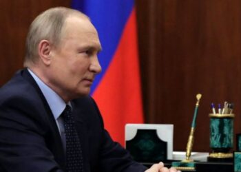 Rusia anunció expulsión de 34 diplomáticos franceses