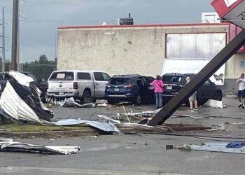 Reportan segunda muerte por tornado en norte de Michigan