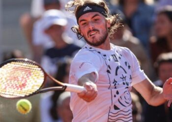 Tsitsipas avanzó a los octavos de final del Abierto  Roland Garros
