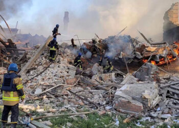 Bombardeo en escuela ucraniana pudo dejar a unas 60 personas sin vida