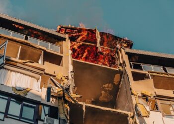 Rusia bombardea la capital de Ucrania horas antes de la cumbre del G7 en Alemania