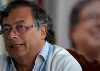 Petro: mañana se decidirá "si seguimos retrocediendo o avanzamos en Colombia"