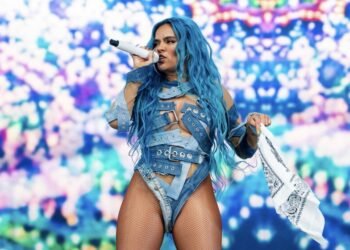 Karol G triunfa en los Premios Tu Música Urbano 2022 con nueve galardones