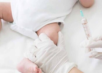 Estados Unidos aprueba las vacunas de Moderna y Pfizer para bebés