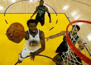 Warriors se lleva el quinto ante Celtics y se pone a una victoria del campeonato de NBA (+video)