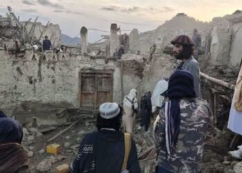 920 muertos y 600 heridos por terremoto en Afganistán