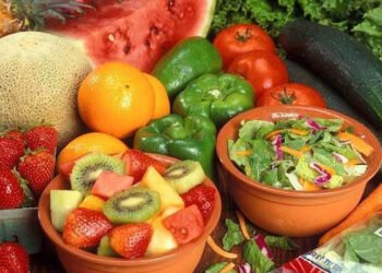 Frutas, té caliente y alimentos picantes ayudan a combatir el calor