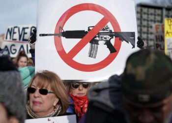 Marchas en cientos de ciudades de EE.UU. piden un mayor control a las armas