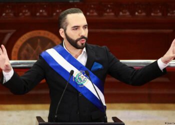 Bukele dice que está a punto de ganar la guerra a pandillas salvadoreñas