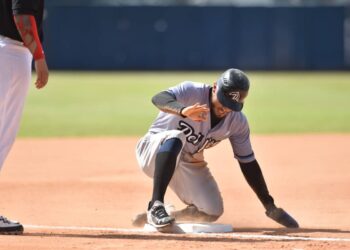 Delfines de La Guaira llegó a 21 triunfos en la LMBP, tras superar a Líderes de Miranda