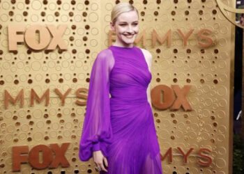 Universal ofrece a la actriz Julia Garner protagonizar la película de Madonna