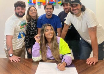 "La Mau", cantante venezolana firmó con importante disquera estadounidense