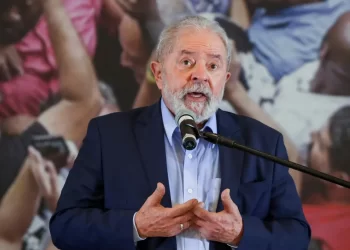 Lula mantiene una ventaja sobre Bolsonaro y ganaría elecciones en la primera vuelta