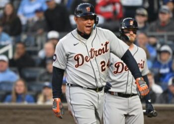 Cabrera llegó a 3.054 hits de por vida en Grandes Ligas y desplazó a Carew (+Video)
