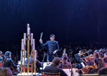 Bajo la lluvia, la OFMA presentó Carmina Burana al público morreño (+Video)