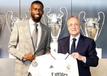 Rüdiger superó reconocimiento médico y firmó con Real Madrid