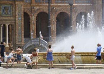 Mantienen alerta roja en tres comunidades de España por altas temperaturas