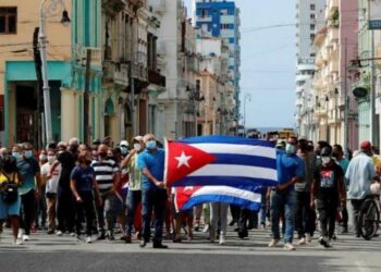 Cubanos en un pueblo del occidente de la isla protestan contra los apagones