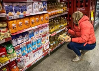 Argentina realiza operativos de control de precios en supermercados del país