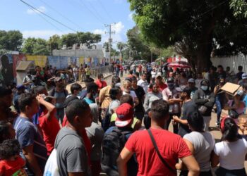 Caravana con venezolanos en México se disuelve tras inicio de entrega de documentos migratorios