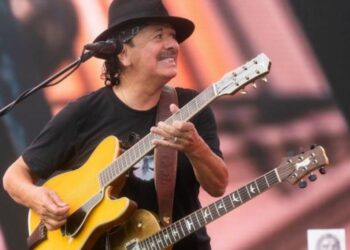 Carlos Santana se desmayó en concierto en Michigan (+Video)