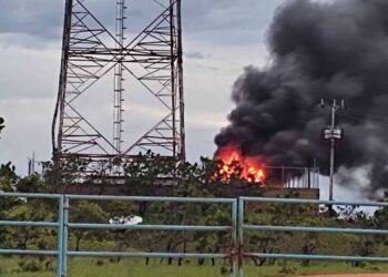 Se incendió caseta de Movistar en la zona sur