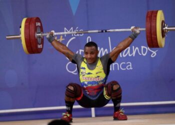 Julio Mayora y Génesis Rodríguez arrasaron en la jornada de pesas