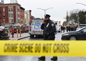 Nueva York busca al sospechoso de apuñalar a tres indigentes