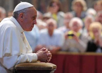 El papa pide paz en Ucrania y en las convulsionadas Sri Lanka y Libia