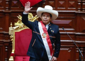 El presidente de Perú nombra al sexto ministro del Interior en menos de un año