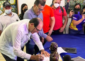 Gobernador Gilberto Pinto anunció acuerdos con trabajadores jubilados de las salinas de Araya