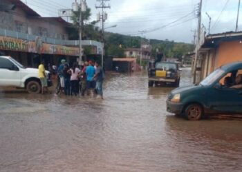 Santa Elena de Uairén: 3.500 familias son las más afectadas por crecida del río