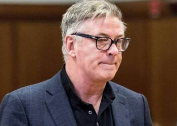 El FBI concluye que Baldwin apretó el gatillo de la pistola que mató a Hutchins