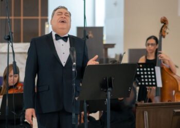 Tenor Eleazar Mora se destacó en los Global Music Awards