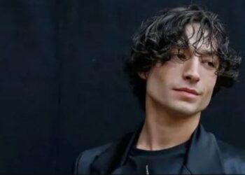 Ezra Miller reconoce tener problemas de salud mental