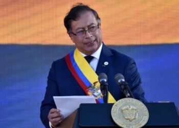 Petro exige una investigación tras asesinato de dos periodistas