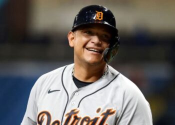 Cabrera sigue al acecho de Suzuki en el listado de máximos hiteadores