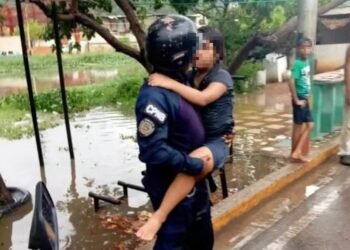 PNB salvó a niña que se ahogaba en Barcelona