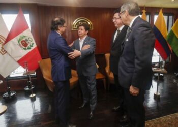 Petro pide integrar a Chile, Venezuela y Argentina en la CAN