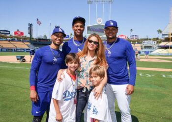 Mientras se alista para encarar un juicio en España, Shakira visitó el Dodger Stadium