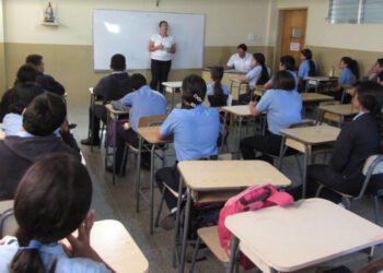 Ministerio de Educación ordenó la reanudación del doble turno en planteles